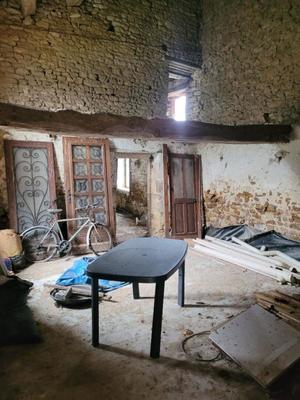 Grange - 94 m² - 2 pièces