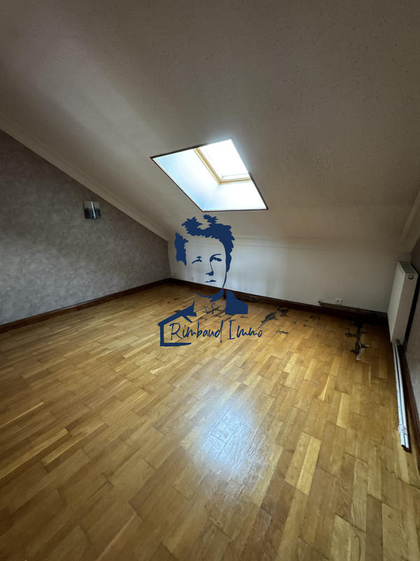 Maison - 130 m² - 8 pièces