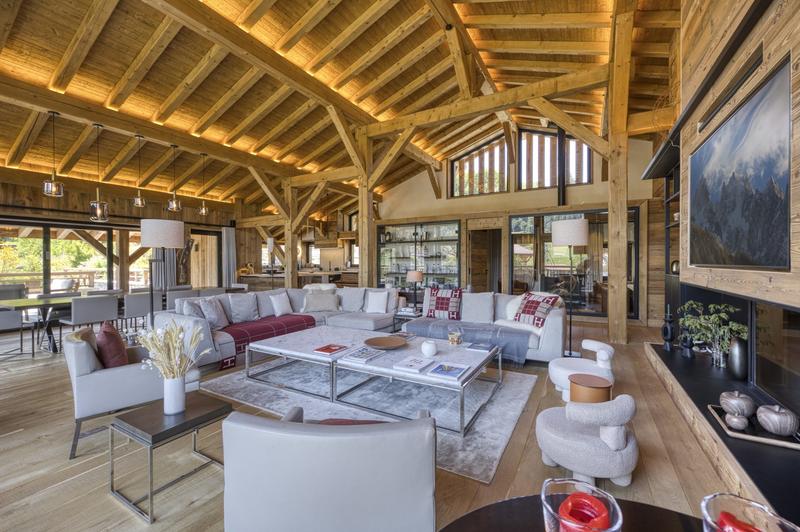 Châlet - 596 m² - 12 pièces