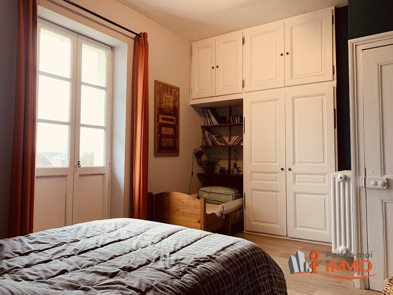 Maison - 285 m² - 10 pièces