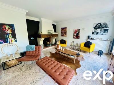 Maison - 298 m² - 10 pièces