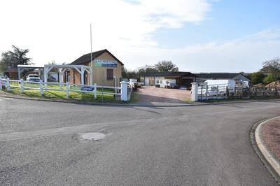 Local artisanal - 267 m² - 5 pièces