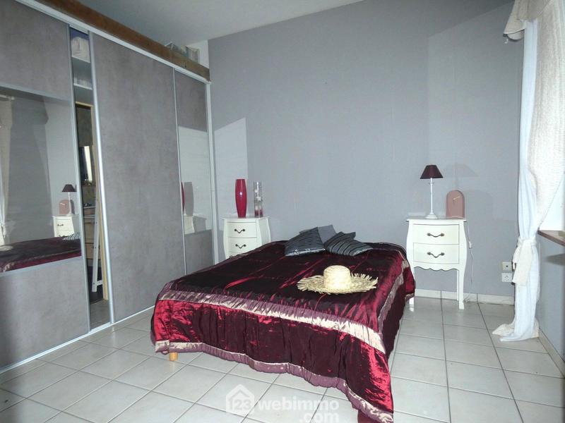 Maison - 233 m² - 9 pièces