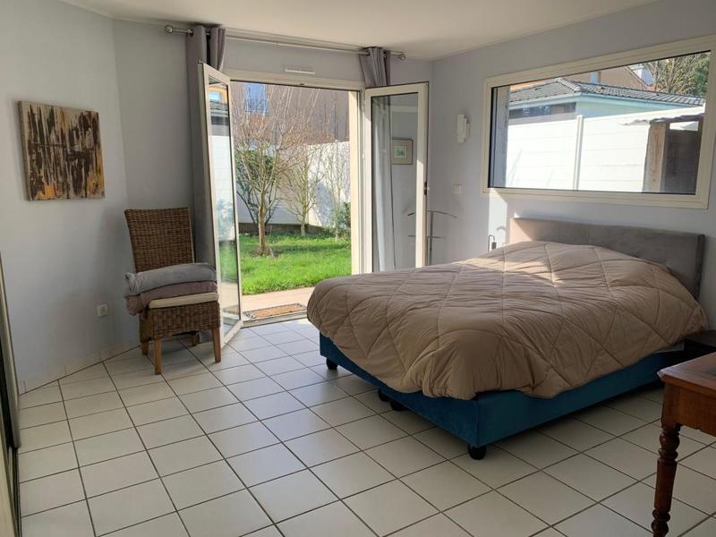Maison - 245 m² - 8 pièces
