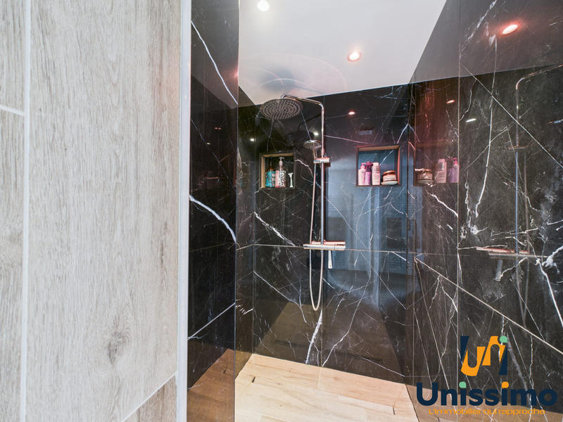 Maison - 170 m² - 7 pièces