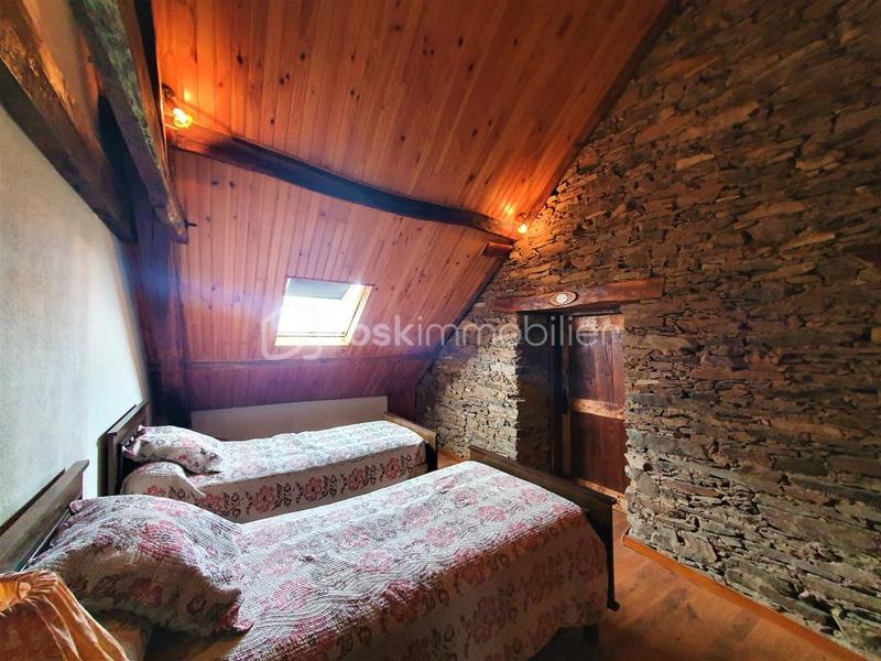 Propriété - 271 m² - 10 pièces