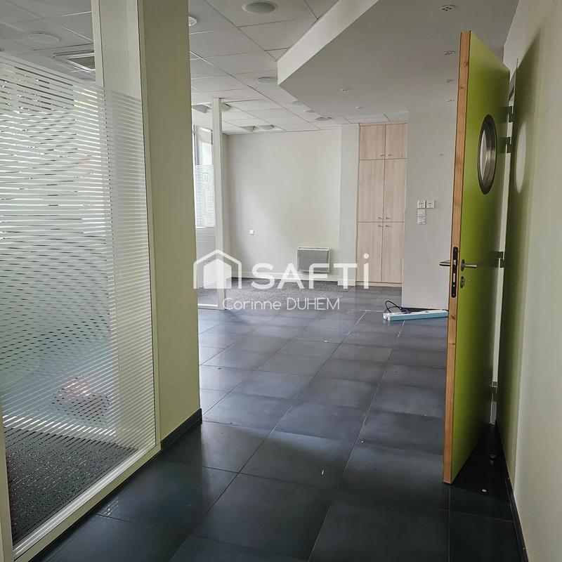 Local commercial - 200 m² - 10 pièces