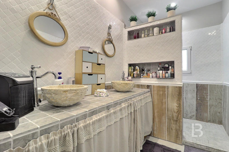 Maison ancienne - 390 m² - 9 pièces