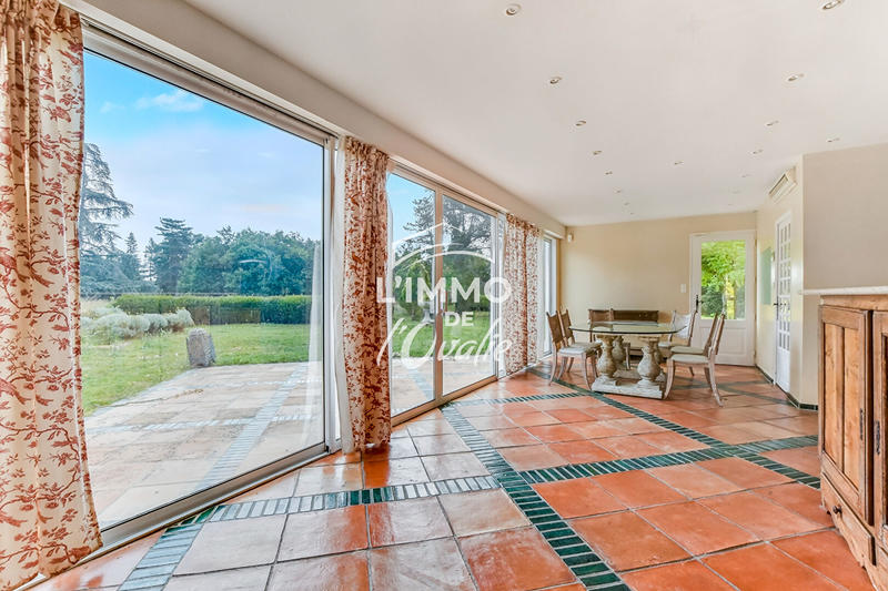 Demeure - 1 000 m² - 21 pièces