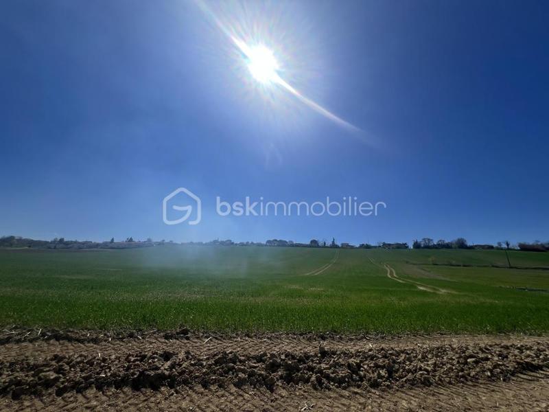 Terrain constructible - 703 m²