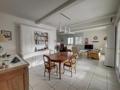 Maison - 212 m² - 6 pièces