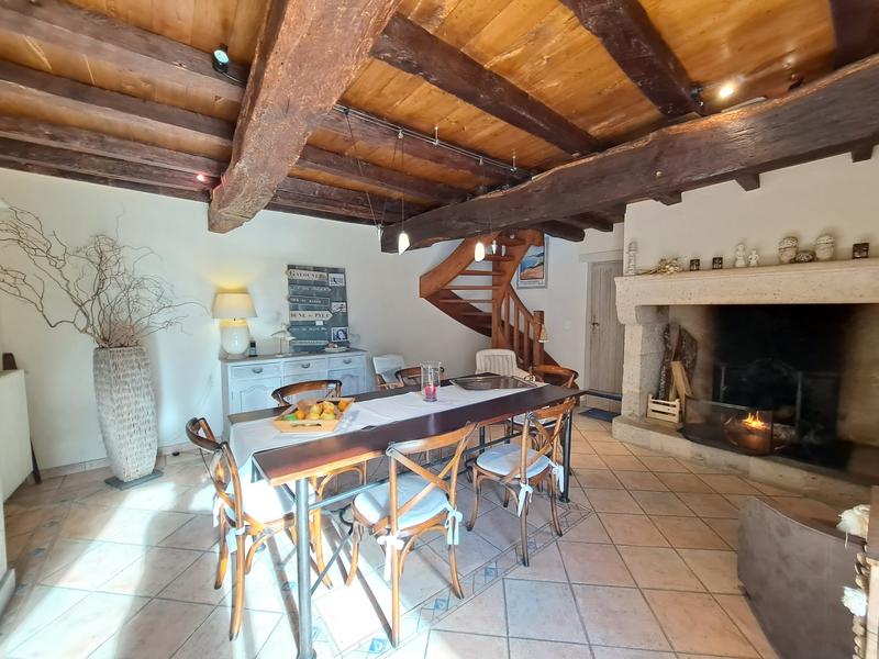 Maison - 218 m² - 6 pièces