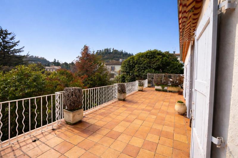 Appartement - 110 m² - 4 pièces