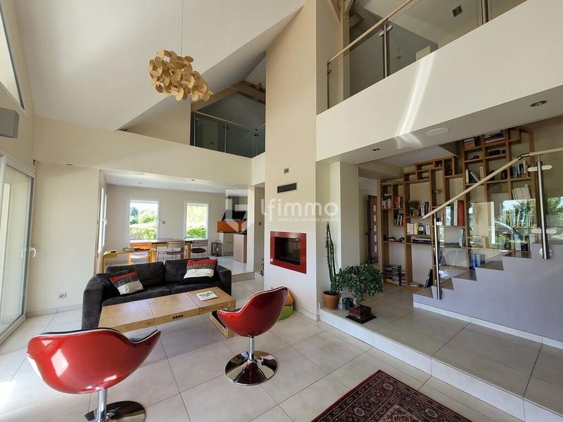 Maison - 147 m² - 8 pièces