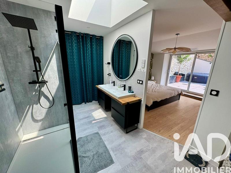 Maison - 203 m² - 7 pièces