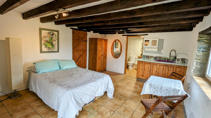 Maison - 247 m² - 8 pièces