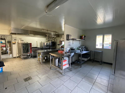 Local d'activité / Entrepôt - 140 m² - 5 pièces