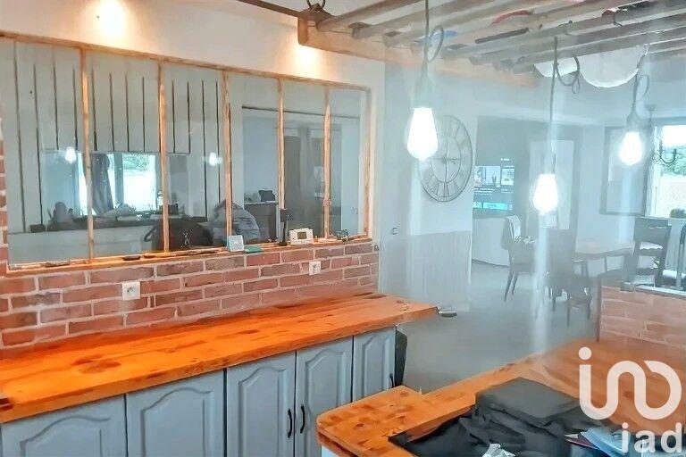 Maison - 230 m² - 7 pièces