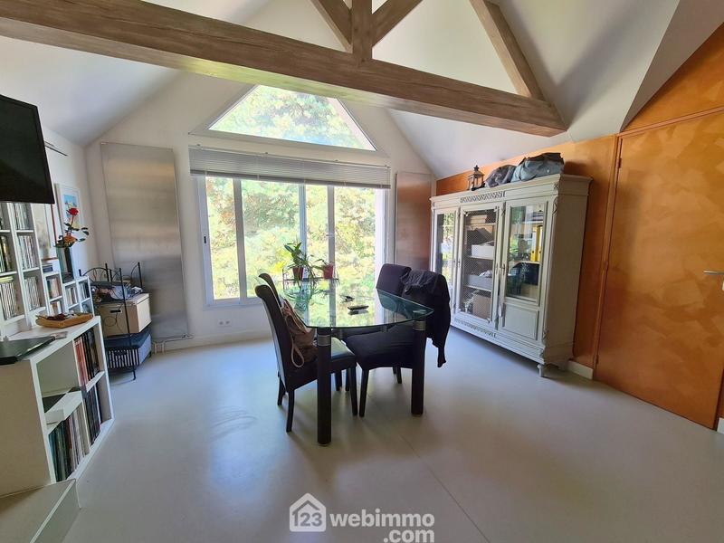 Maison - 320 m² - 11 pièces