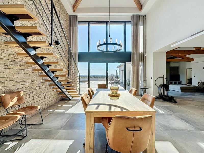 Maison - 300 m² - 8 pièces