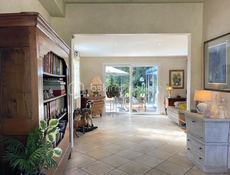 Maison traditionnelle - 263 m² - 8 pièces