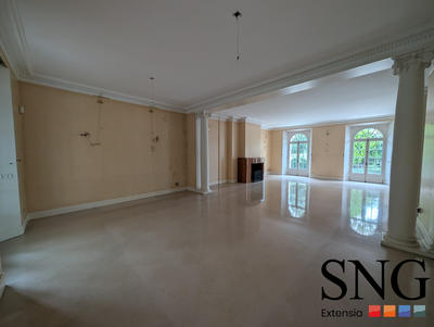 Maison - 275 m² - 6 pièces