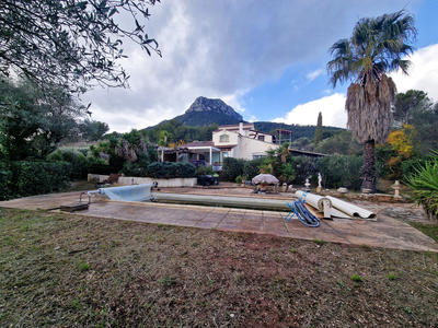 Maison - 182 m² - 5 pièces