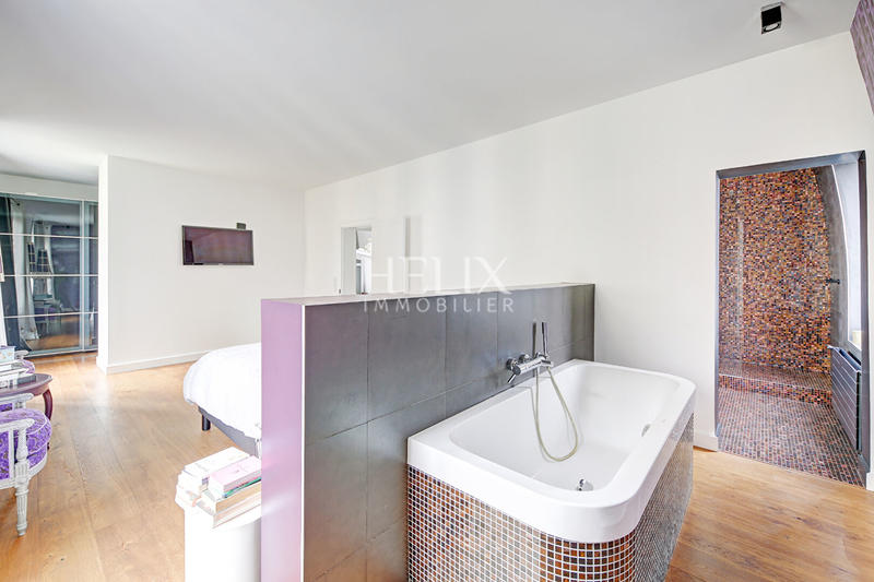 Maison - 250 m² - 8 pièces