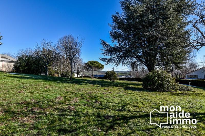 Maison traditionnelle - 240 m² - 9 pièces