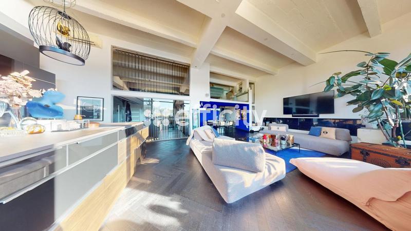 Loft - 149 m² - 4 pièces