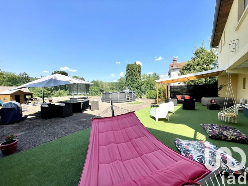 Maison - 189 m² - 9 pièces