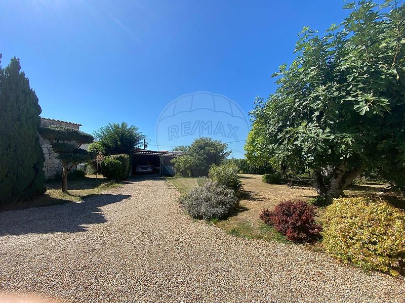 Maison - 220 m² - 8 pièces