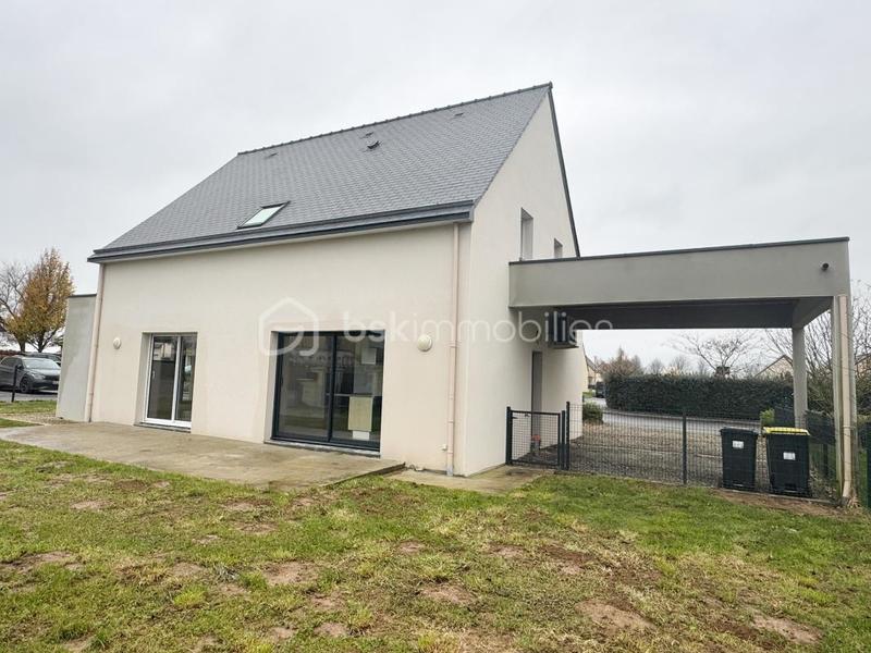 Maison - 151 m² - 8 pièces