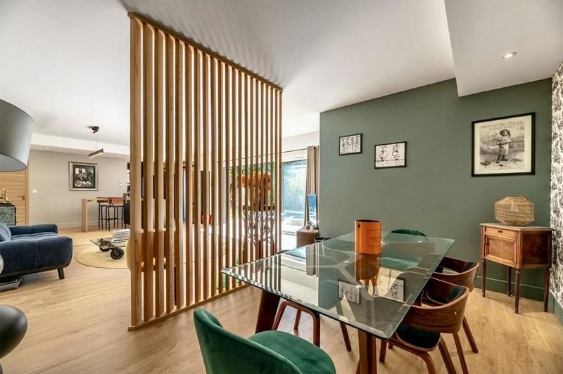 Maison - 215 m² - 5 pièces