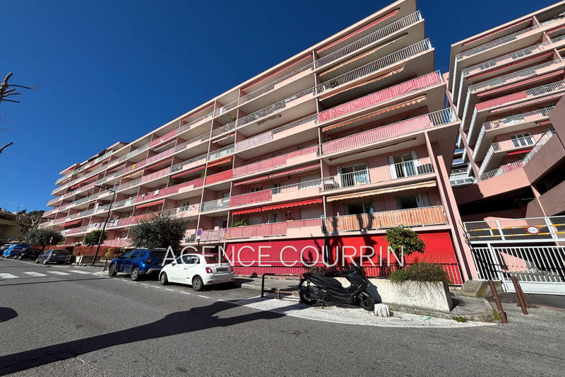 Appartement - 8 m² - 4 pièces