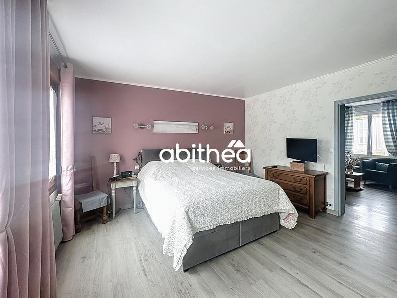 Maison - 183 m² - 8 pièces