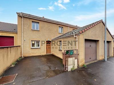 Maison - 95 m² - 5 pièces