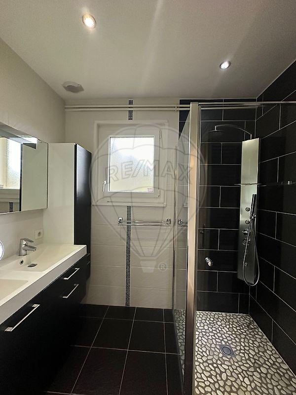 Maison - 115 m² - 6 pièces