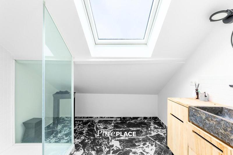 Maison - 350 m² - 10 pièces