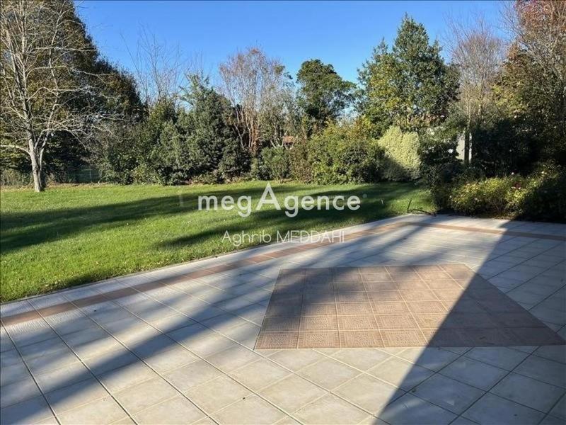 Maison - 240 m² - 5 pièces