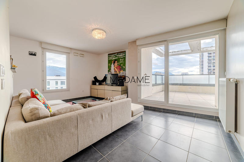 Appartement - 82 m² - 3 pièces