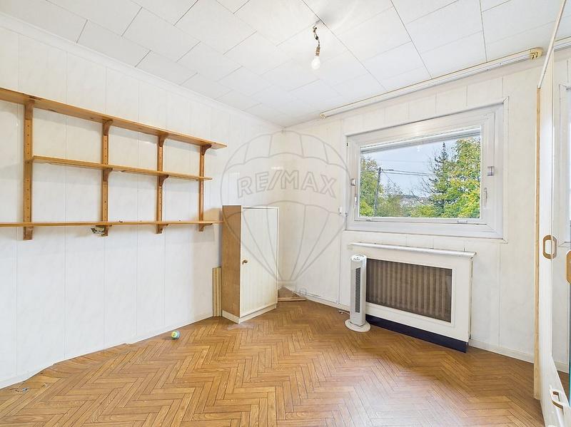 Maison - 230 m² - 8 pièces