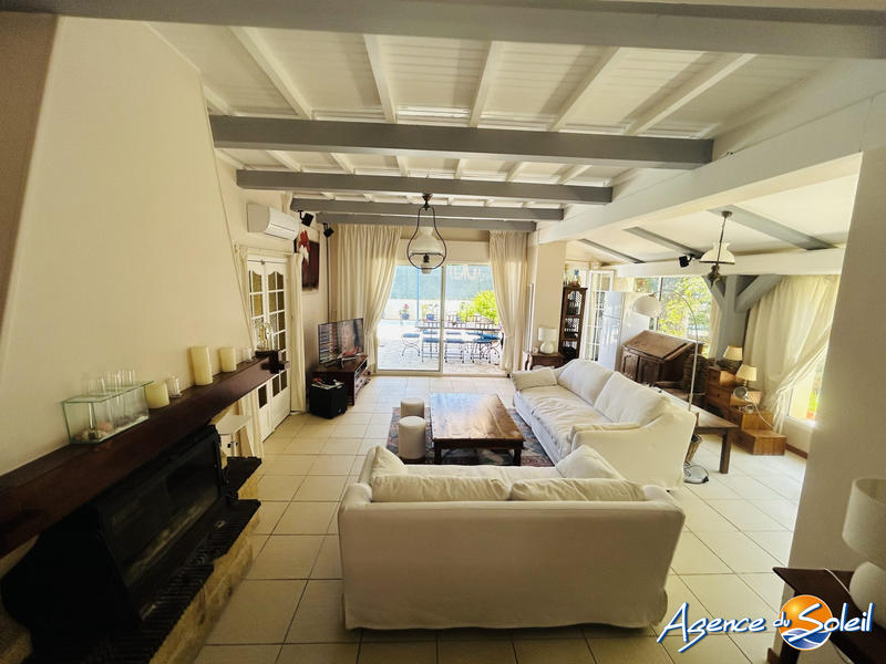 Maison - 181 m² - 6 pièces