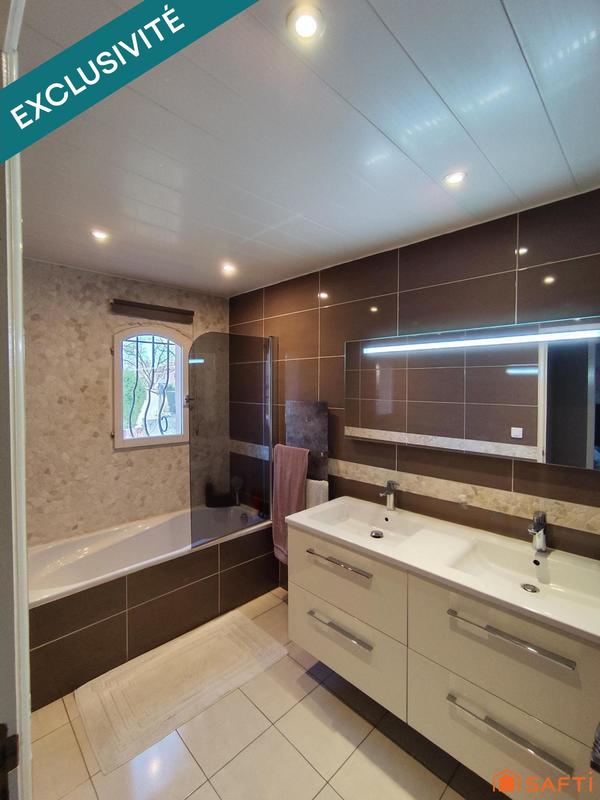 Maison - 121 m² - 5 pièces