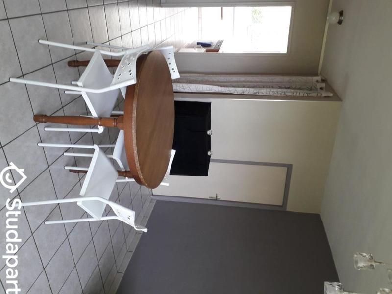 Chambre - 9 m² - 1 pièce