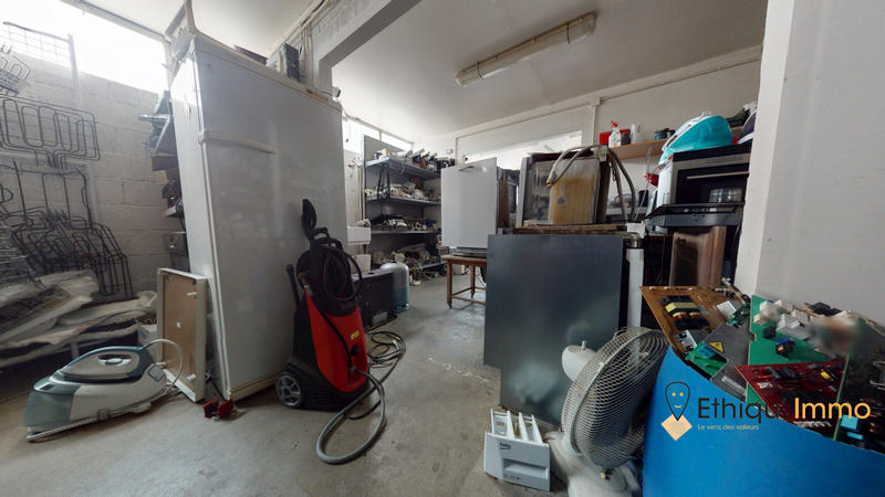 Local commercial - 839 m² - 6 pièces