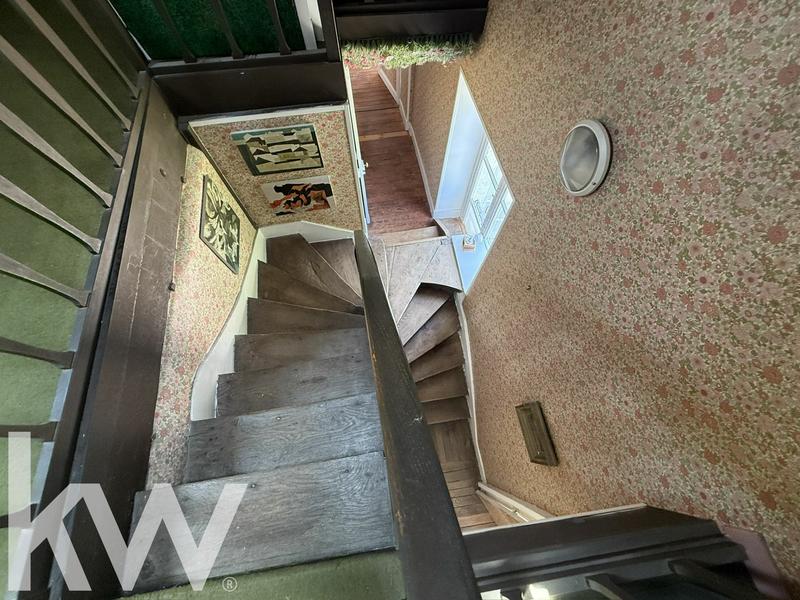 Maison ancienne - 246 m² - 7 pièces