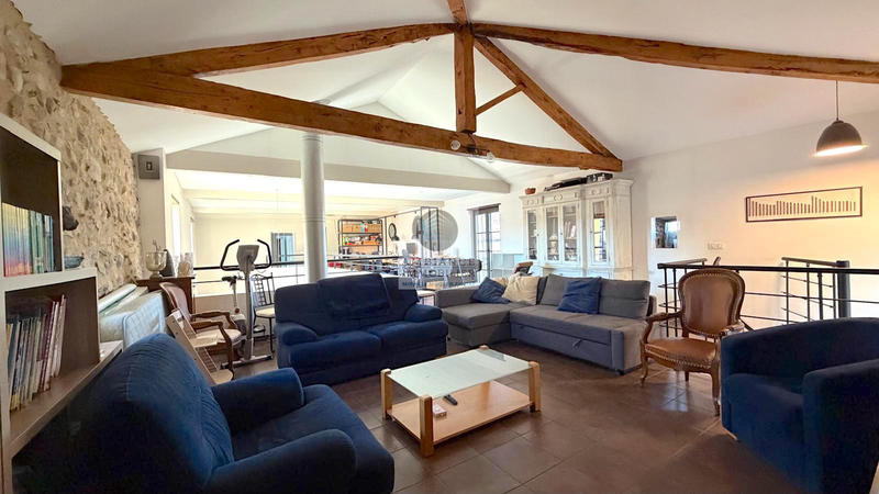 Maison - 280 m² - 9 pièces