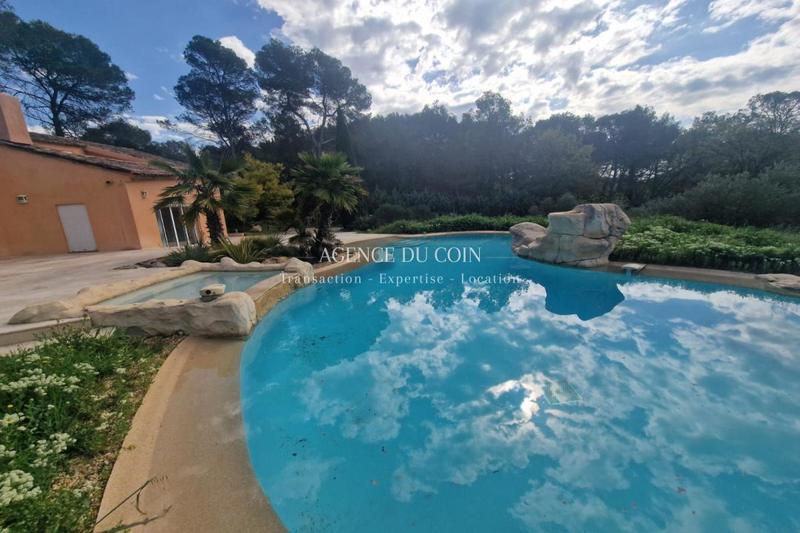 Villa - 295 m² - 7 pièces