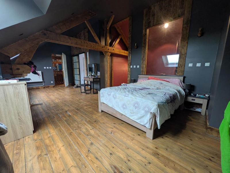 Maison - 202 m² - 5 pièces